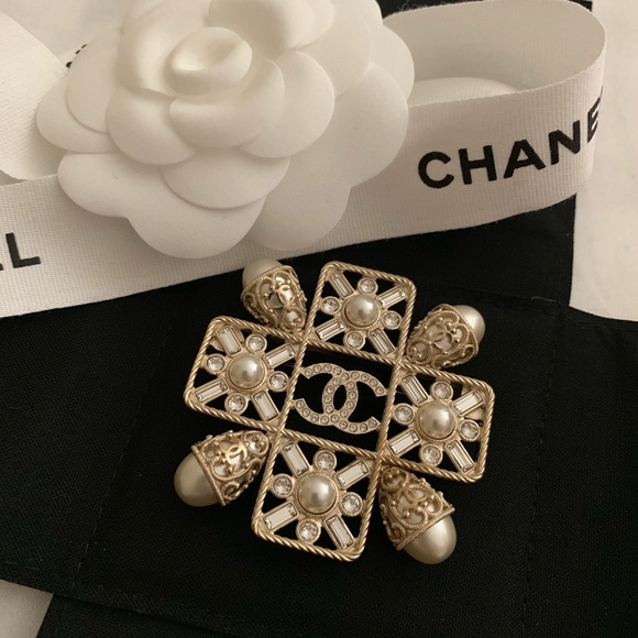 Chanel Brooch - Picture 2 of 3